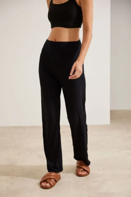 CALÇA GESTANTE RETA CANELADA PRETO