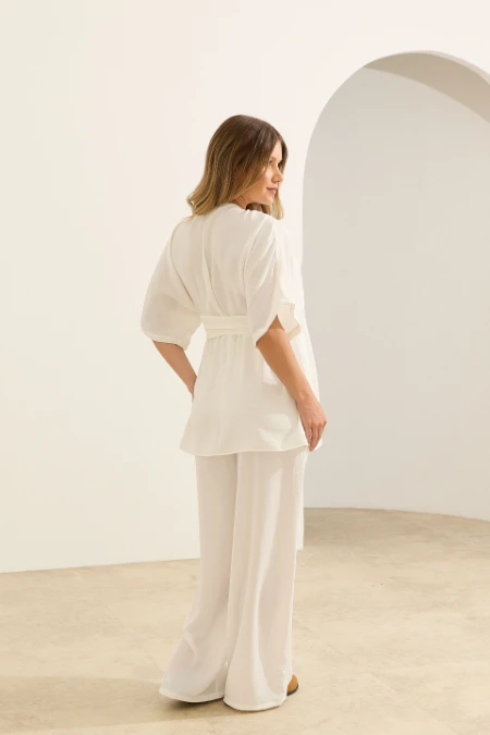 BLUSA TRANSPASSE CHIC GESTANTE E AMAMENTAÇÃO OFF WHITE