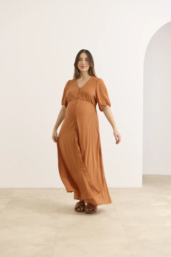 VESTIDO GESTANTE E AMAMENTAÇÃO LEVE MIDI COM BOTÕES MARROM - Imagem 1