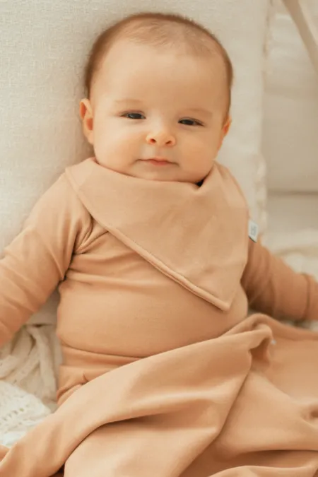 BABADOR DE BEBÊ ALGODÃO EGÍPCIO IMPERMEÁVEL CARAMELO