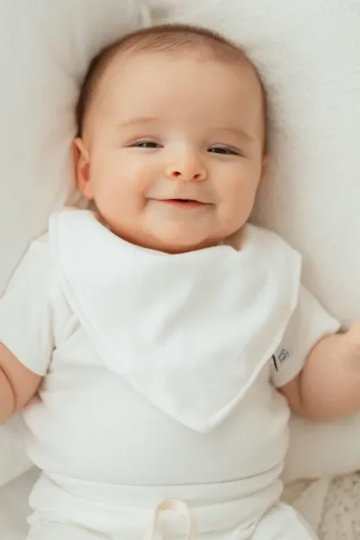 BABADOR DE BEBÊ ALGODÃO EGÍPCIO IMPERMEÁVEL OFF WHITE - Imagem 2