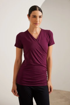 BLUSA DECOTE CRUZADO COM DRAPEADOS 