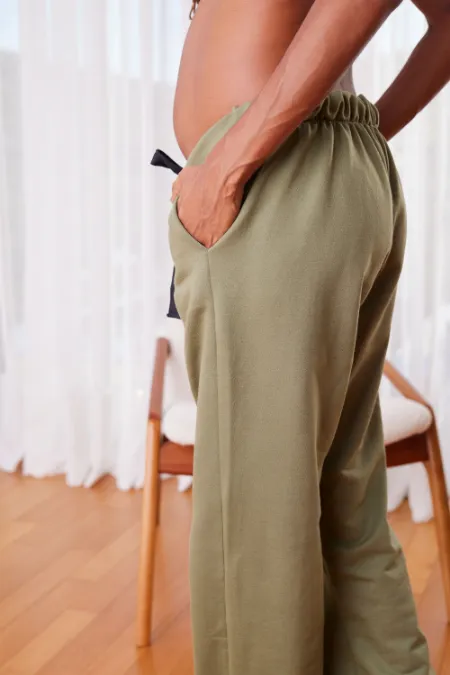 CALÇA GESTANTE MOLETOM COMFY RETA  VERDE MILITAR