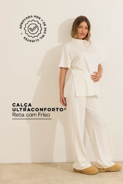 CALÇA ULTRACONFORTO® RETA COM FRISO
