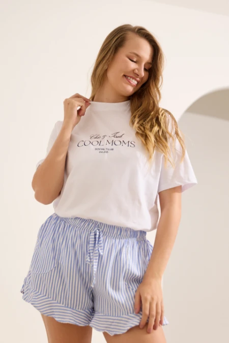 CAMISETA CLÁSSICA MOMS CLUB BRANCO