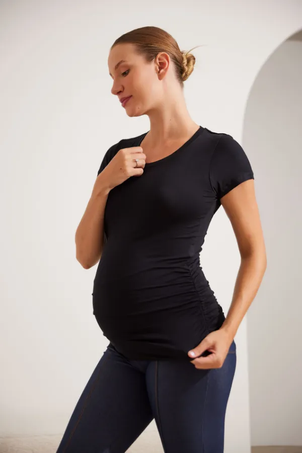 CAMISETA GESTANTE ESTICA E VAI MANGA CURTA  PRETO - Imagem 1