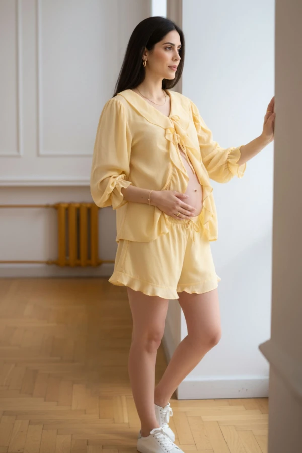 CONJUNTO GESTANTE E AMAMENTAÇÃO SHORT E BLUSA BABADOS AMARELO - Imagem 2