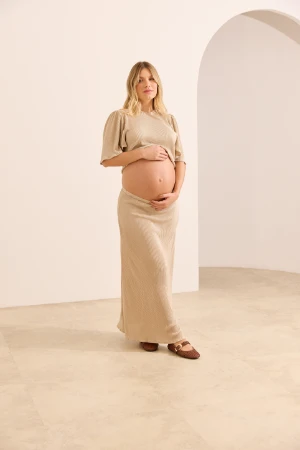CONJUNTO GESTANTE T-SHIRT E SAIA MIDI PLISSADO DOURADO - Imagem 1