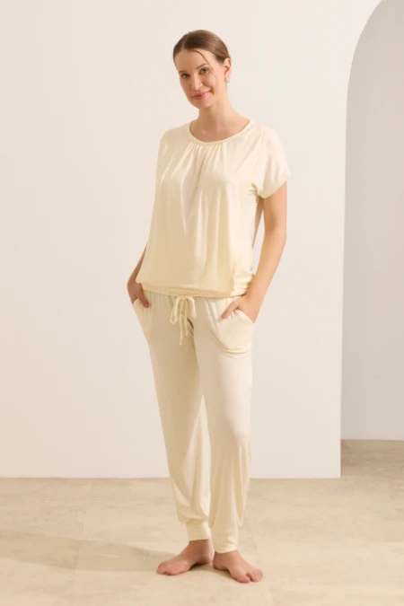 CONJUNTO HOME WEAR COM CALÇA GRAVIDEZ E AMAMENTAÇÃO OFF WHITE