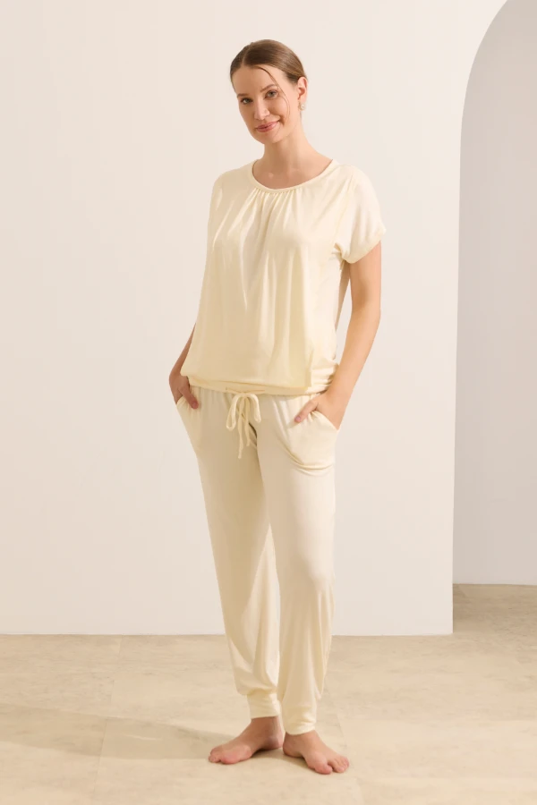 CONJUNTO HOME WEAR COM CALÇA GRAVIDEZ E AMAMENTAÇÃO OFF WHITE - Imagem 1