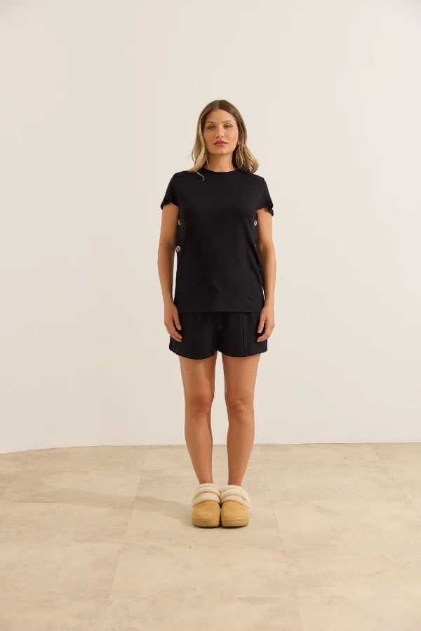 KIT BLUSA COM BOTÕES LATERAIS E SHORTS SOLTINHO ULTRACONFORTO®  - Imagem 1