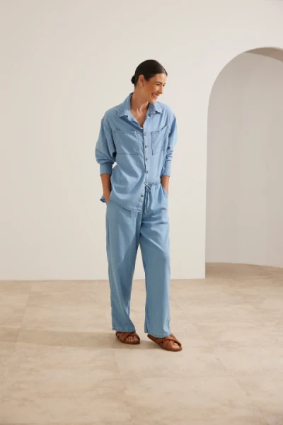 KIT CAMISA E CALÇA JEANS LEVE COM BOLSO GESTANTE E AMAMENTAÇÃO  - Imagem 2