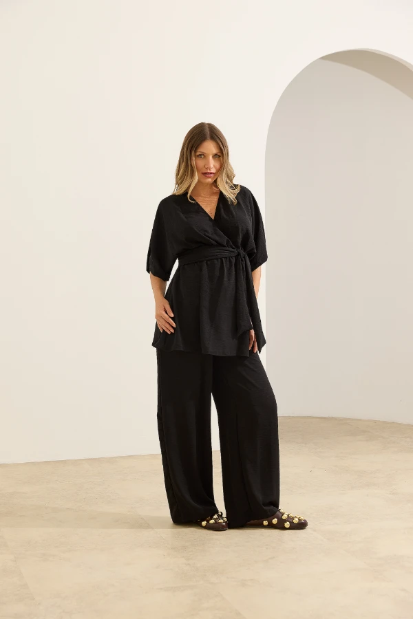 KIT GESTANTE E AMAMENTAÇÃO BLUSA TRANSPASSE CHIC E CALÇA SOLTINHA COM LASTEX  - Imagem 1