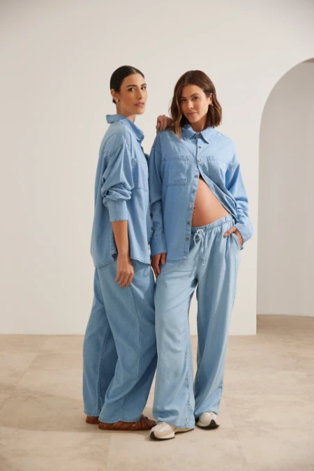 KIT CAMISA E CALÇA JEANS COM BOLSO GESTANTE E AMAMENTAÇÃO 