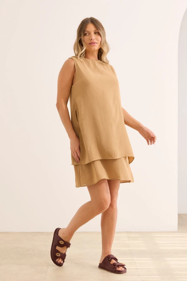 VESTIDO CLÁSSICO CURTO TECIDO PLANO GESTANTE E AMAMENTAÇÃO CAQUI - Imagem 1