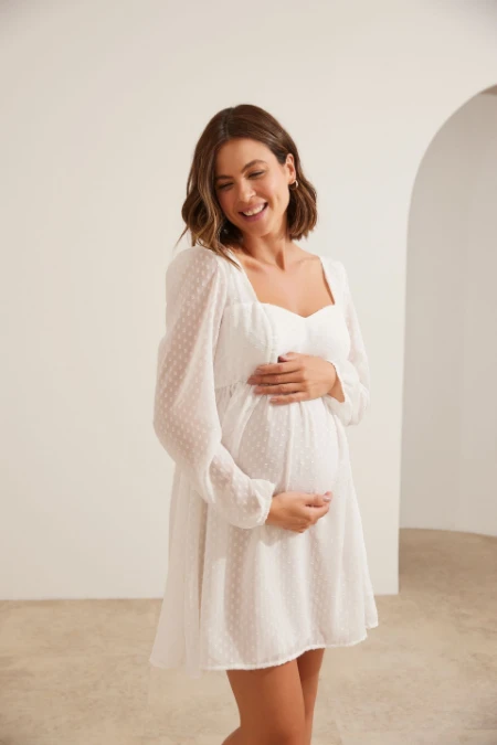 VESTIDO CURTO GESTANTE COM AJUSTE COSTAS JACQUARD POA BRANCO